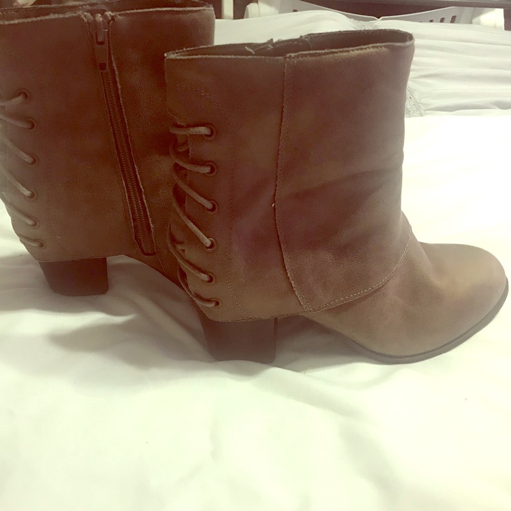 Fall causal boots